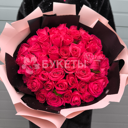Букет из 51 малиновой розы "Черри О"