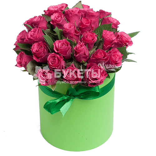 27 розовых роз в зеленой шляпной коробке