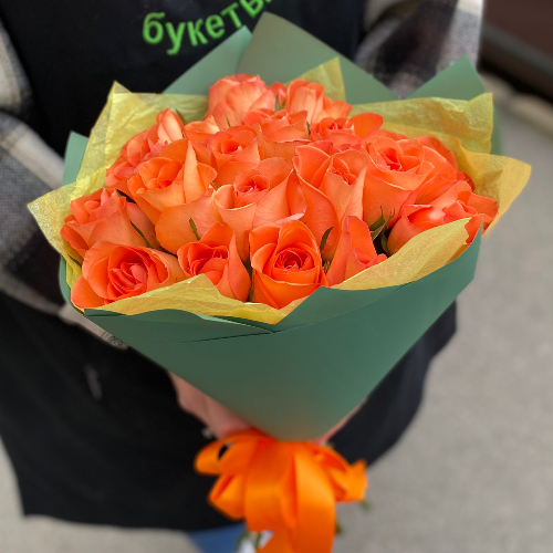 Букет из 19 оранжевых роз