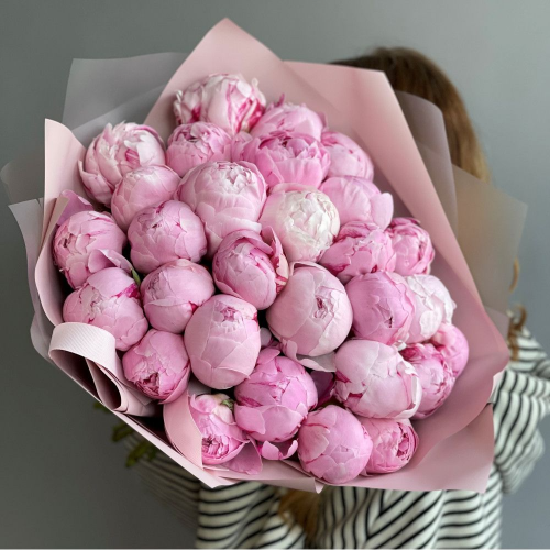 Фотография Букет из 25 розовых пионов 