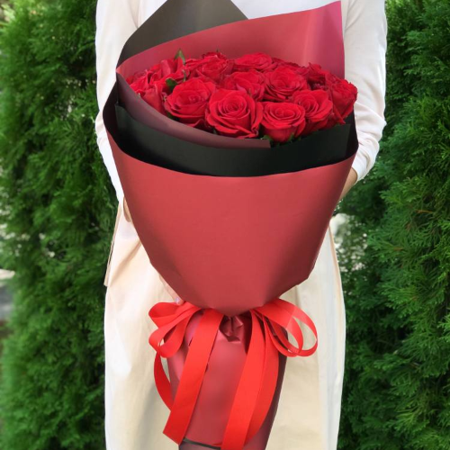 Фотография Букет из 25 красных роз "Ред Наоми" 