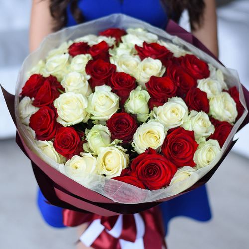 Фотография Букет 51 красно-белая роза 