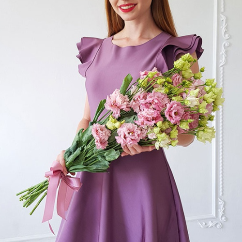 Букет из 9 розовых лизиантусов