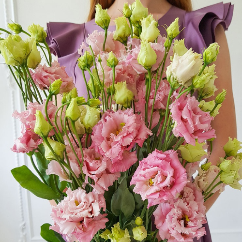 Букет из 9 розовых лизиантусов