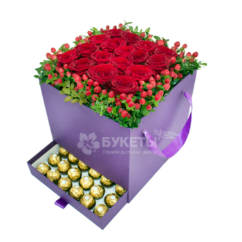 Фотография 17 красных роз в фиолетовой коробке шкатулке 