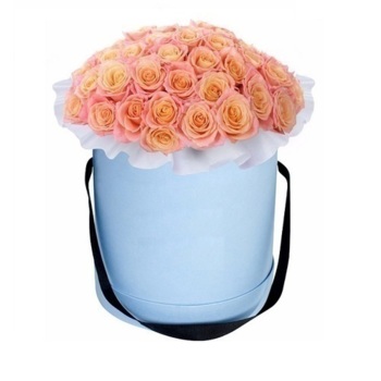 Фотография 25 коралловых роз в голубой шляпной коробке №19 