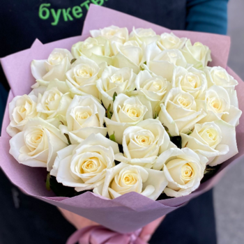 Фотография Букет из 25 белых роз "Валентина" 