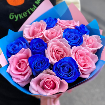 Фотография Букет из 15 синих и розовых роз 