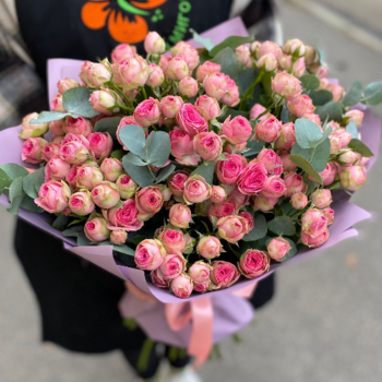 Фотография Букет из кустовых пионовидных роз "Супер Сенсейшен" - 7 цветков