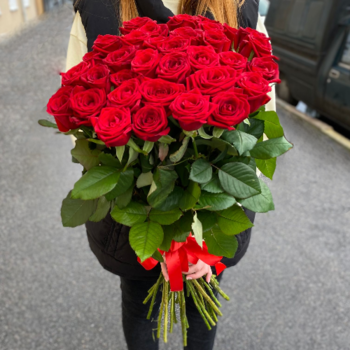 Фотография Букет красных роз VIP (70 см) - 15 цветков