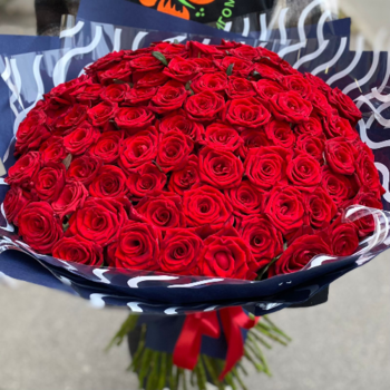 Фотография Букет из 101 красной розы 60 см 