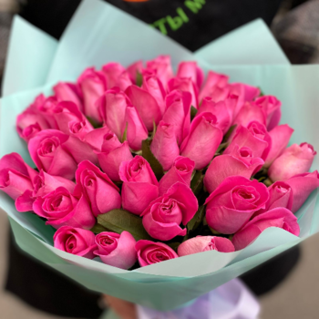 Фотография Букет 51 розовая роза "Кения" 