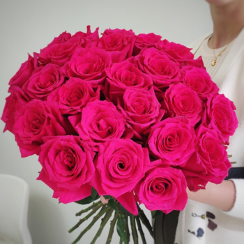 Фотография Букет 25 розовых роз Breezer 