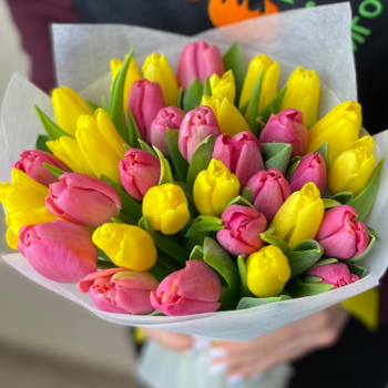 Фотография Букет "Краски весны" - 25 цветков