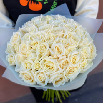 Фотография Букет из 51 белой розы 40 см 