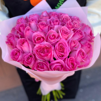 Фотография Букет из 35 розовых роз 40 см 