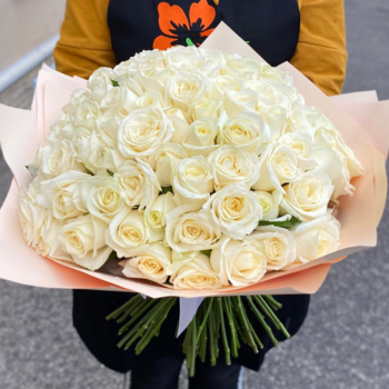 Фотография Букет из 101 белой розы 40 см 