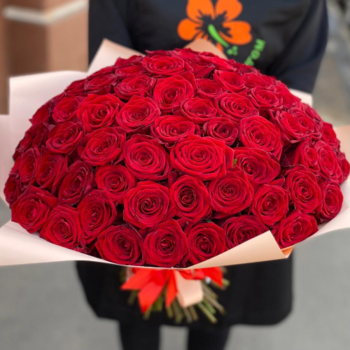 Фотография Букет из 101 красной розы "Ред Наоми" 40 см 