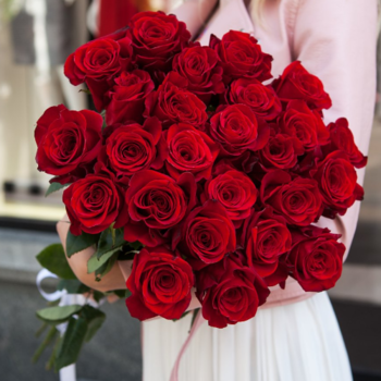 Фотография Букет из красных роз "Фридом" - 25 цветков