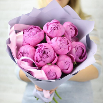 Фотография Букет из 9 розовых пионов 