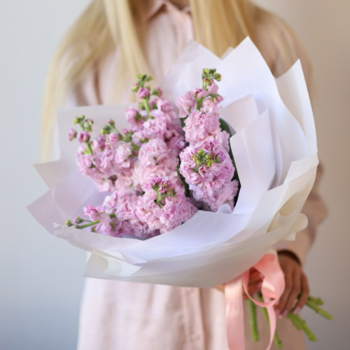 Фотография Букет из 7 розовых маттиол 