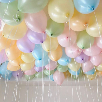 Фотография Шары под потолок "Макарунс" - 15 шаров