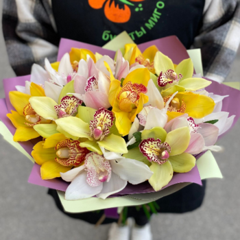 Фотография Букет из орхидей "Микс" - 11 цветков