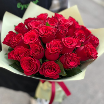 Фотография Букет из красных роз "Родос" - 19 цветков