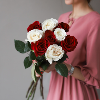 Фотография Букет из роз "Красное и белое" 