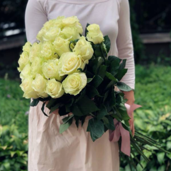 Фотография Букет из 21 белой розы Мондиаль Premium 70 см 