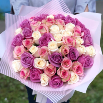 Фотография Букет из 51 разноцветной розы (Эквадор) 50 см 