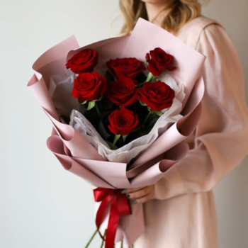 Фотография Букет из 7 бордовых роз 
