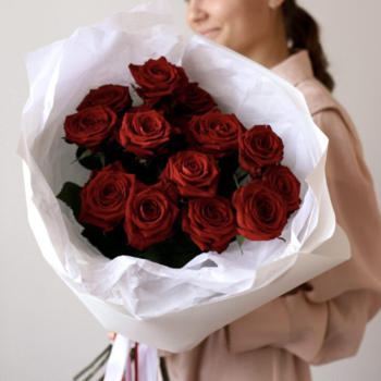 Фотография Букет из бордовых роз "Наоми" - 15 цветков