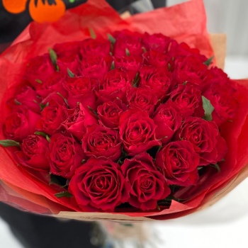 Фотография Букет из 35 красных роз "Кения" 50 см 