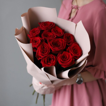 Фотография Букет из 11 красных роз "Ред Наоми" 