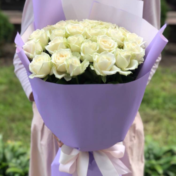 Фотография Букет из 25 белых роз "Валентина" 
