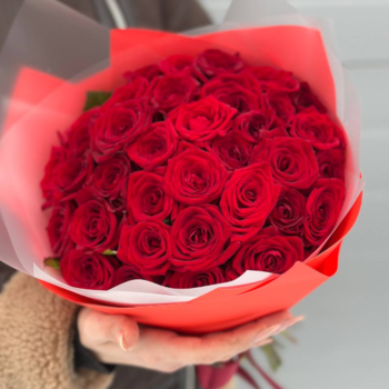 Фотография Букет из 35 ароматных красных роз "Ред" 