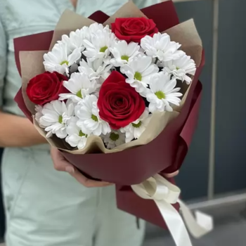 Фотография Букет из хризантем и роз "Классика" 