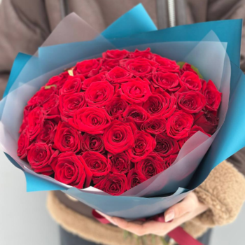 Фотография Букет из 51 ароматной красной розы "Ред" 