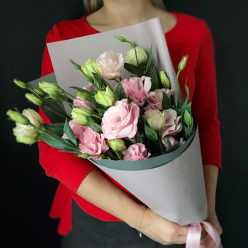 Фотография Букет из 5 розовых лизиантусов 