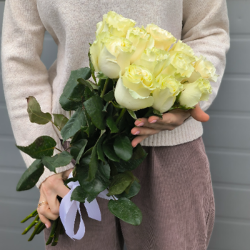 Фотография Букет из 11 белых роз Premium (60cm) 