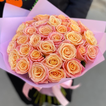 Фотография Букет из коралловых роз "Мисс Пигги" - 15 роз