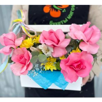 Фотография Композиция в ящике "Розовые розы" 