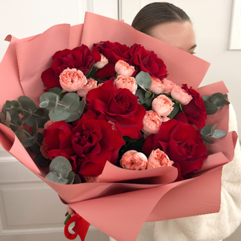 Фотография "Розы сердца" - премиальные и пионовидные розы в букете 