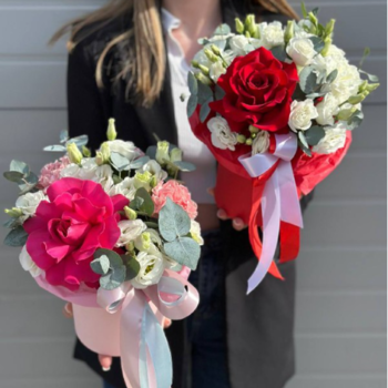 Фотография Букет в шляпной коробке "Престиж в каждом лепестке" 