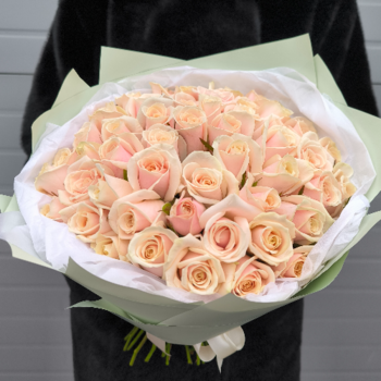 Фотография Букет из 51 нежной розы "Лилу" 