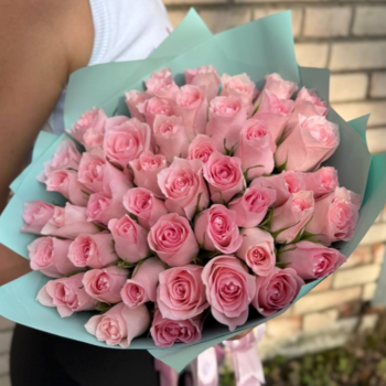 Фотография Букет из 51 нежной розовой розы "La Belle" 