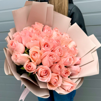 Фотография Букет из 35 нежных розовых роз "Сонетта" 