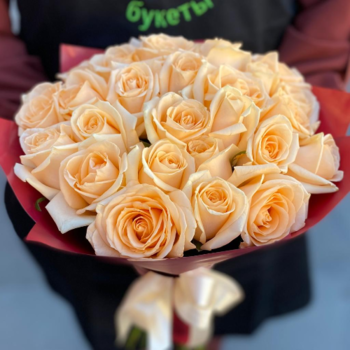 Фотография Букет из 25 персиковых роз "Пич Аваланш" 