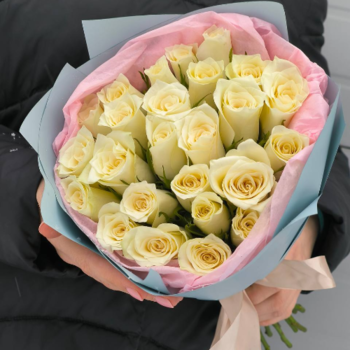 Фотография Букет из 25 белых роз "Кения" 